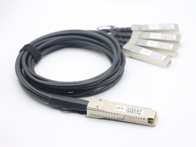 satın al Optik Dac Kablosu Qsfp+ 4x SFP+ 10g Yüksek Hızlı Twinax Bakır Kablosu 5M Çevrimiçi üretim