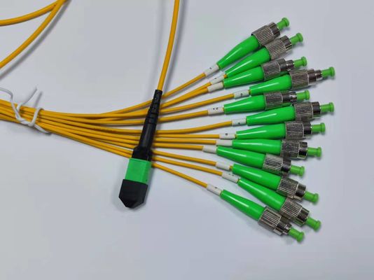 Yüksek yoğunluklu uygulamalar için 12 Fiber MTP MPO Kablo APC Erkeğe FC APC Fanout Patch Kablosu
